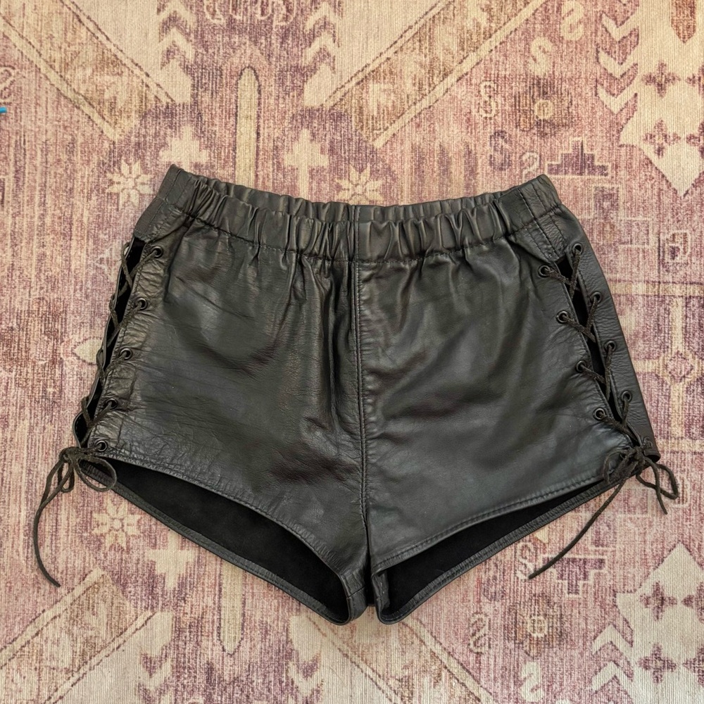 Sexy leather shorts